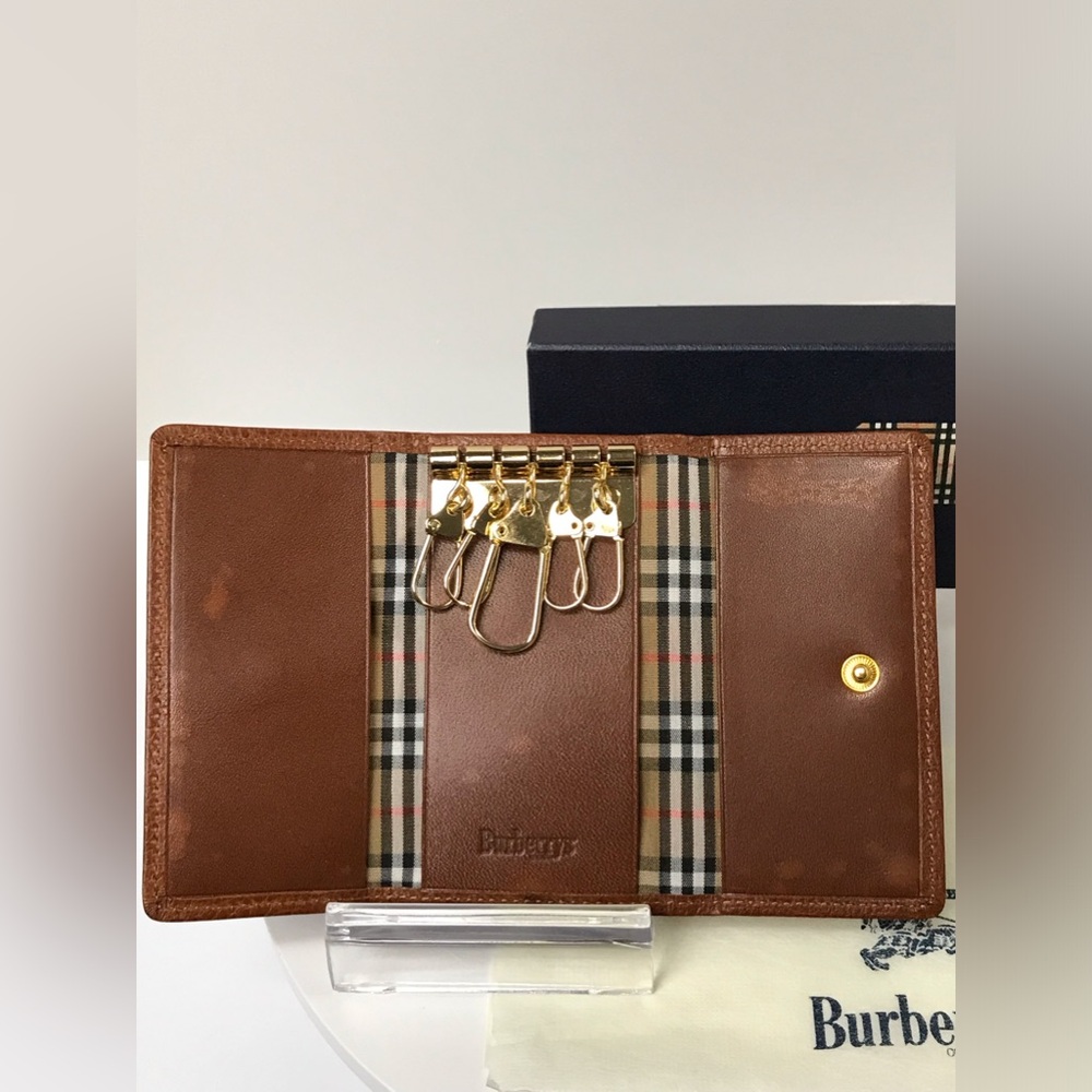 BURBERRY Leather 5-Key Holder Case 😍 - Picture 7 of 17